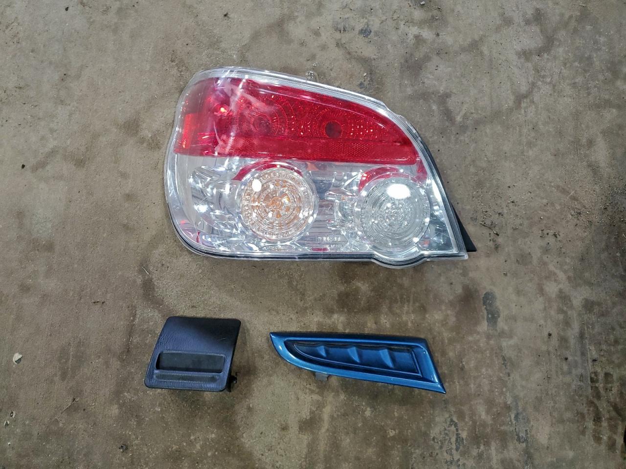 Subaru Impreza 2.5i Image 11