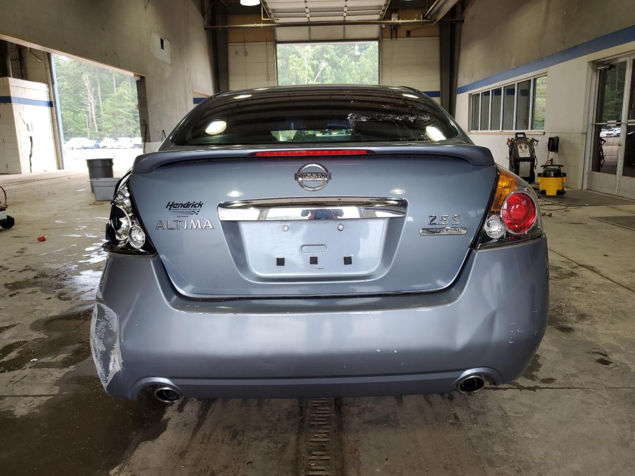 Nissan Altima Base Image 9