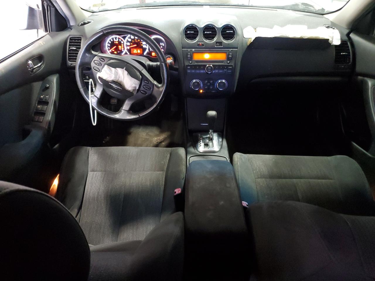 Nissan Altima Base Image 4