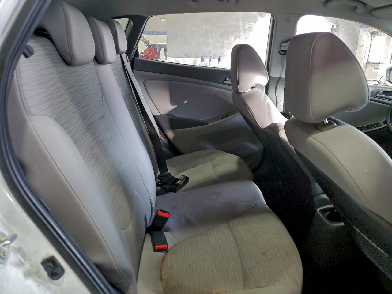 Hyundai ACCENT Se Image 9