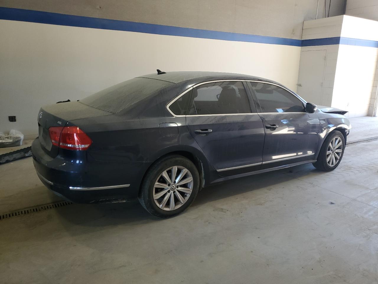 Volkswagen Passat Sel Image 3