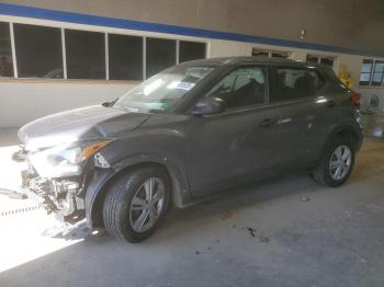  Salvage Nissan Kicks