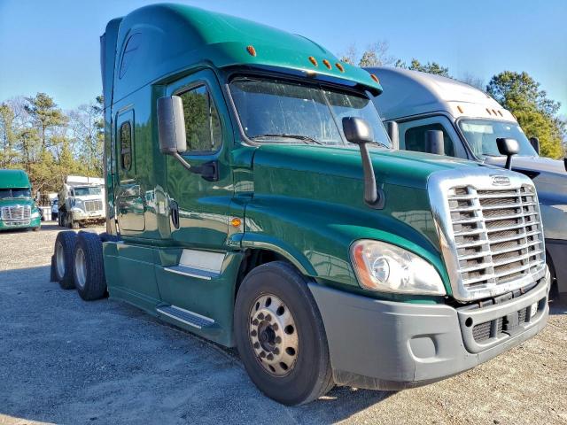  Salvage Freightliner Cascadia 1