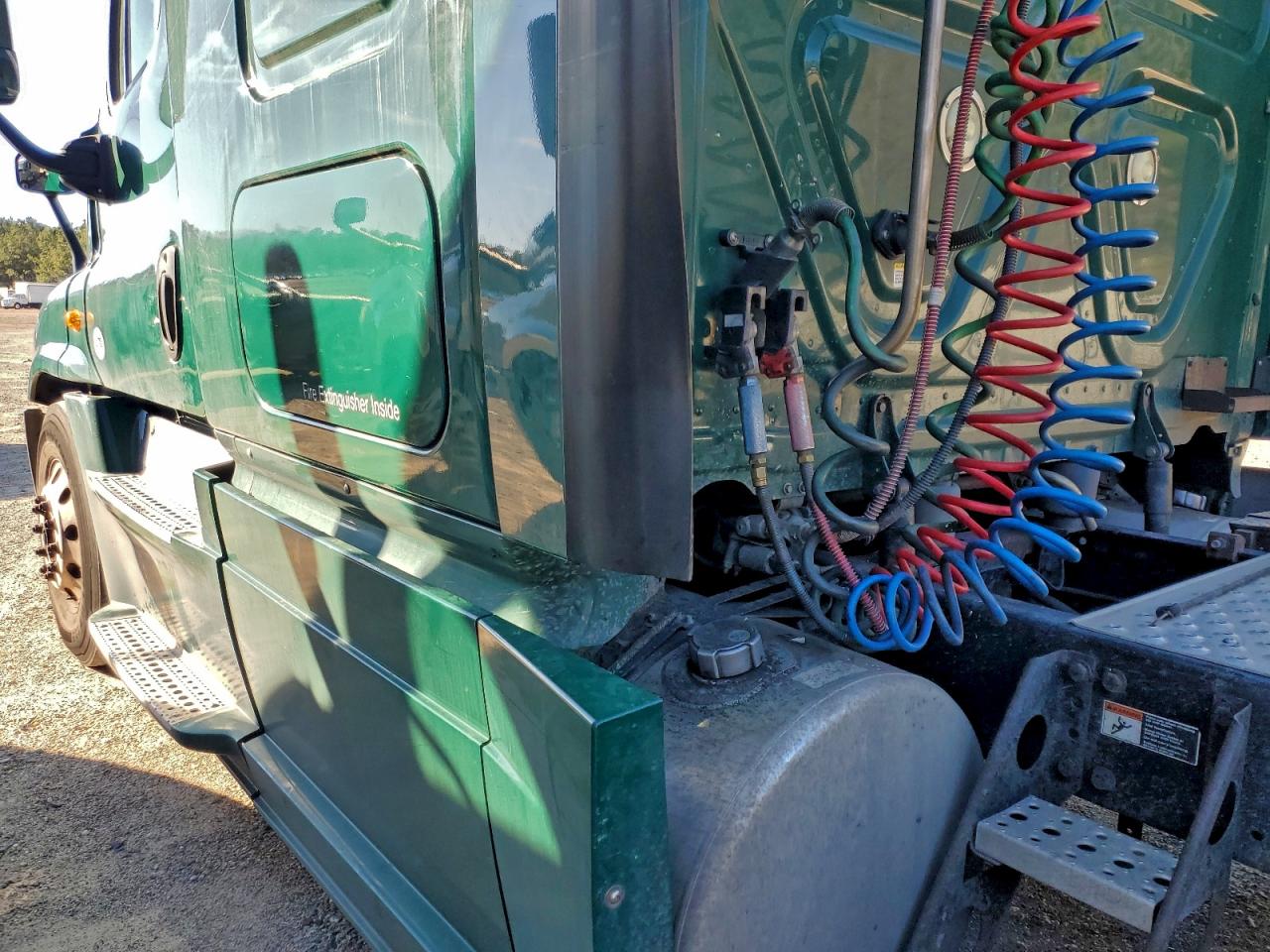 Freightliner Cascadia 1 Image 8