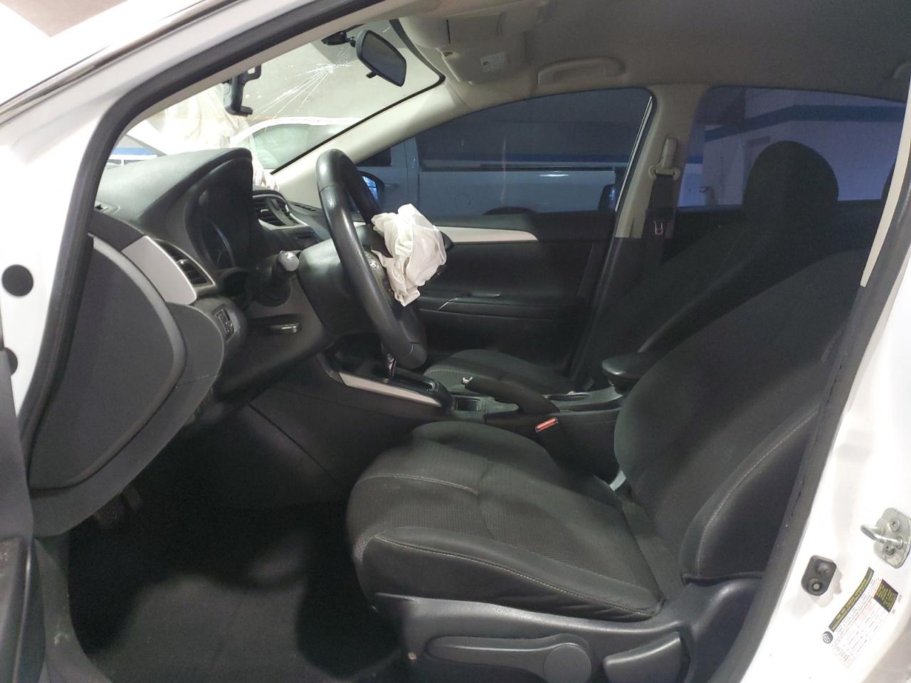 Nissan Sentra S Image 4