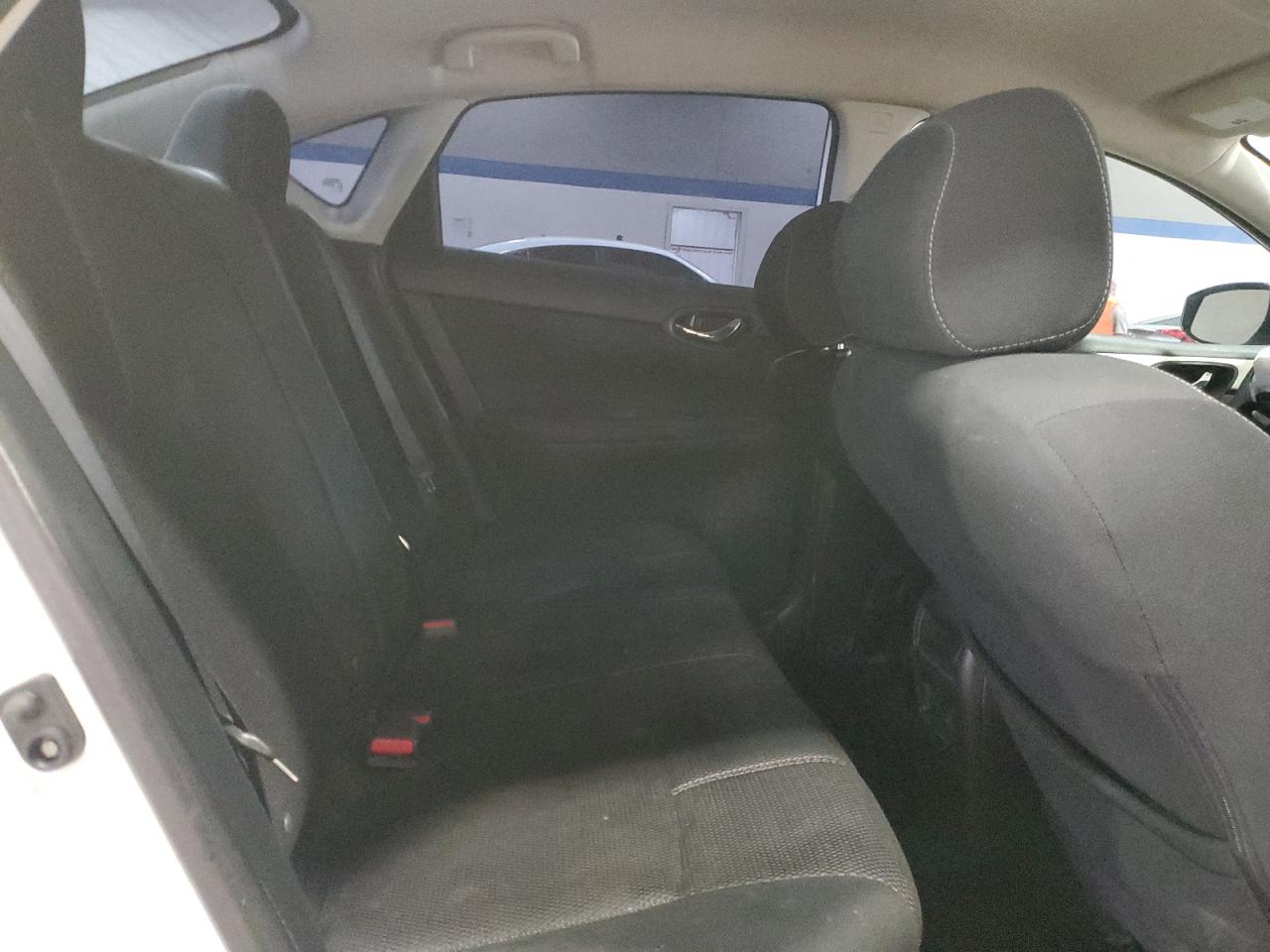 Nissan Sentra S Image 6