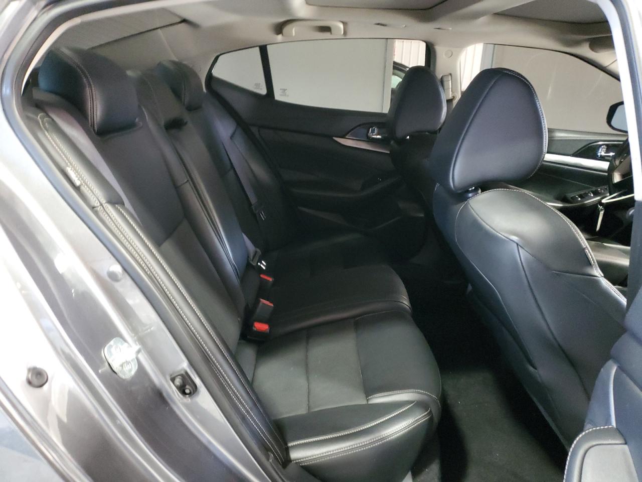 Nissan Maxima S Image 6