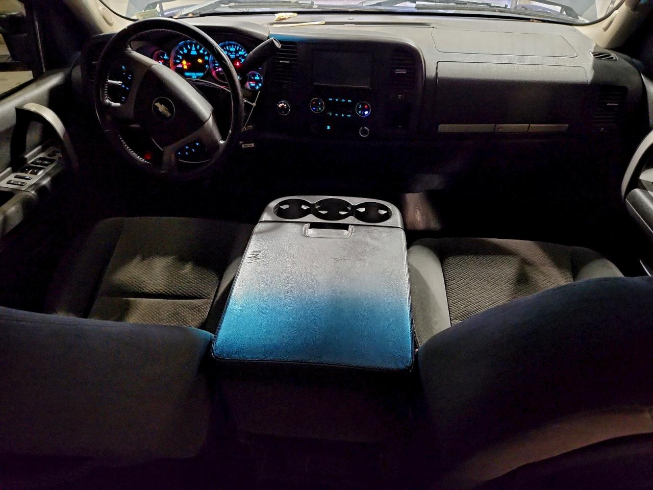 Chevrolet Silverado K1500 Crew Cab Image 9