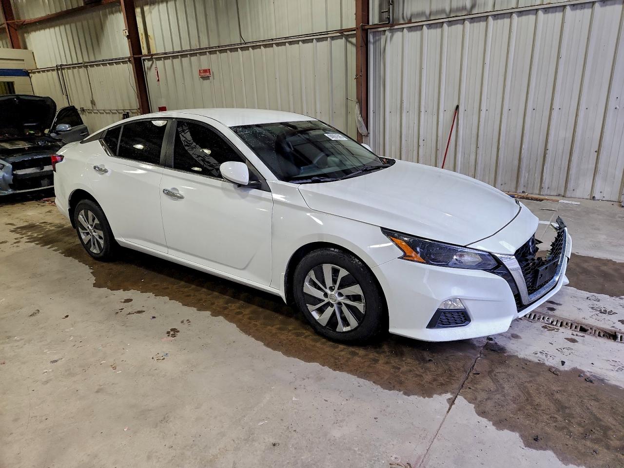 Nissan Altima S Image 8