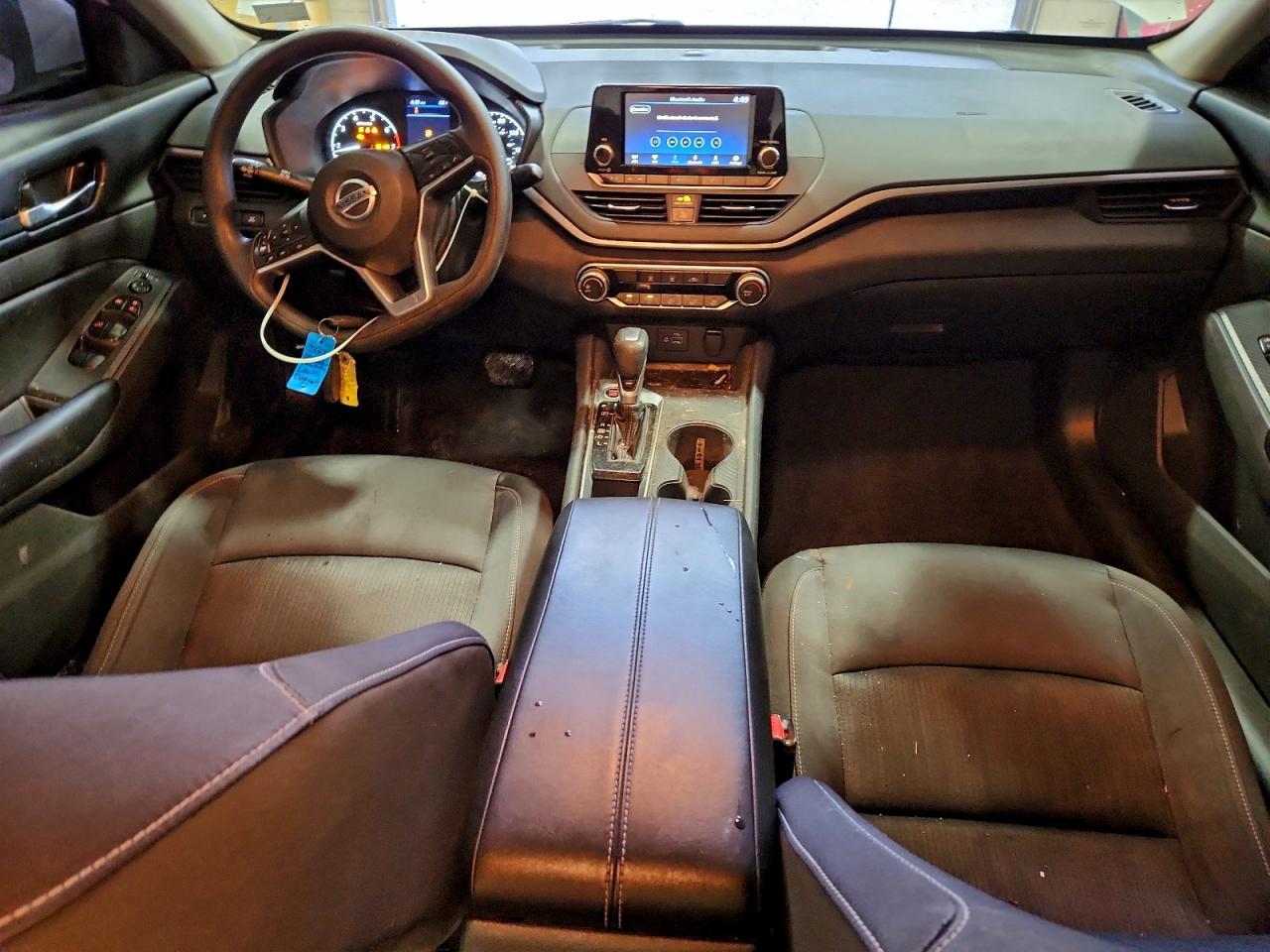 Nissan Altima S Image 9