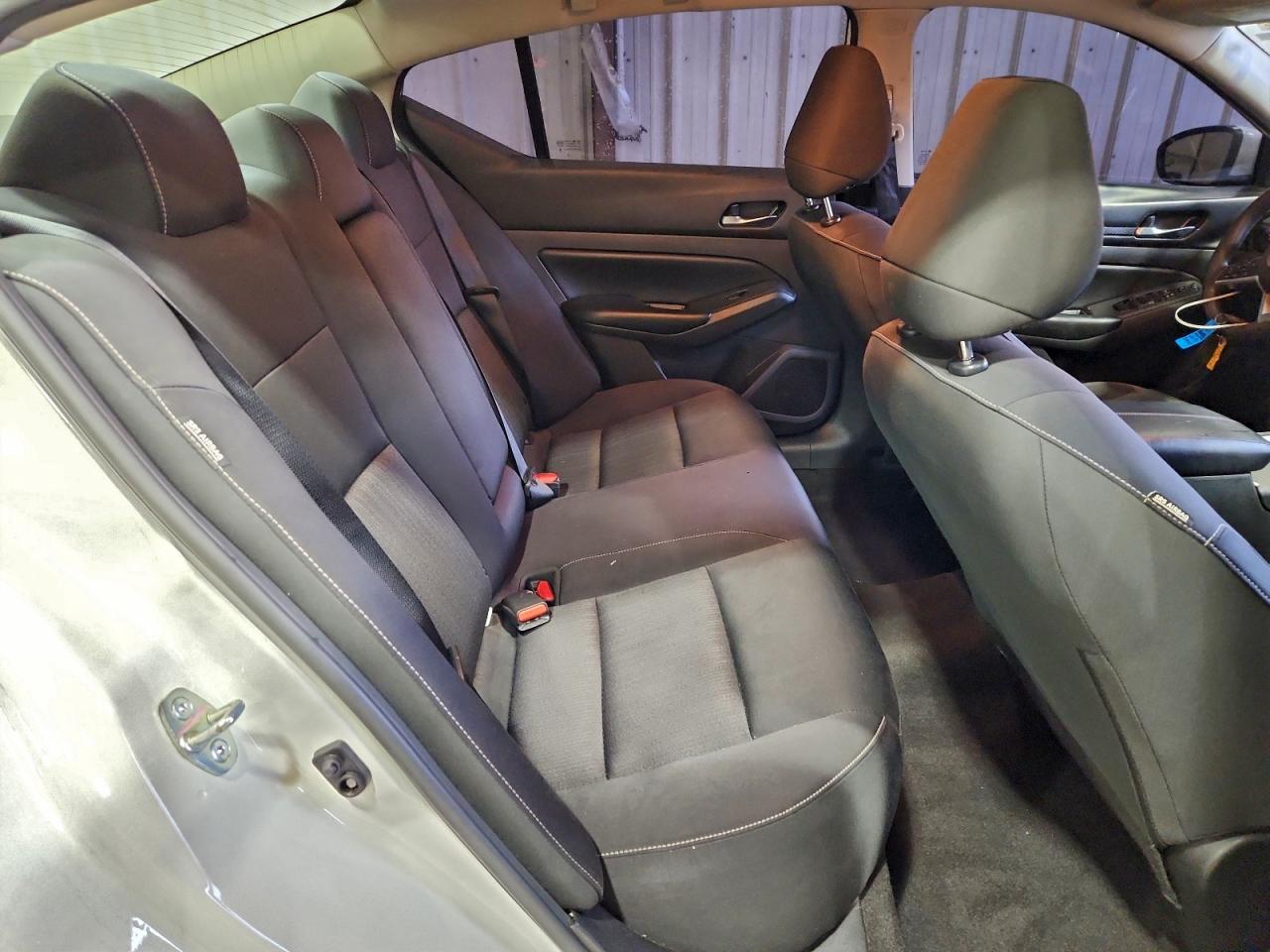 Nissan Altima S Image 5