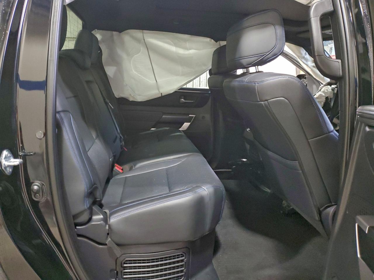 Toyota Tundra Crewmax Limited Image 9