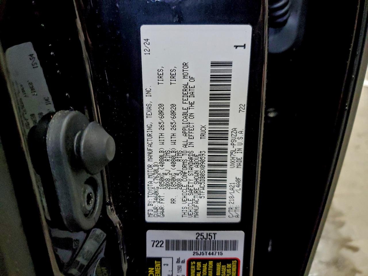 Toyota Tundra Crewmax Limited Image 12