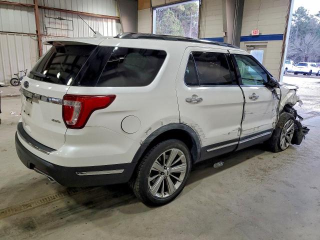 Ford Explorer Limited Image 3