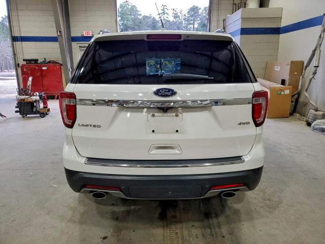 Ford Explorer Limited Image 9