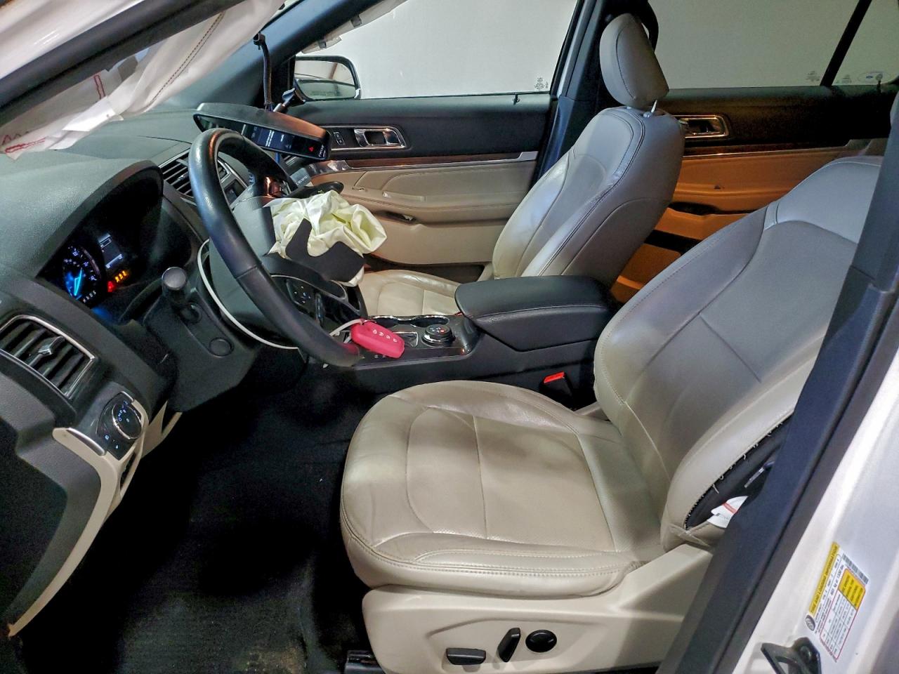 Ford Explorer Limited Image 12