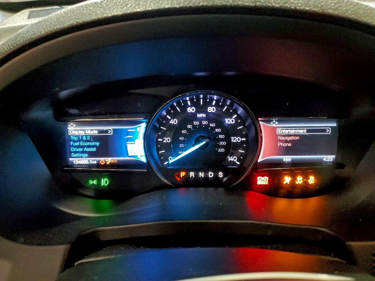 Ford Explorer Limited Image 8