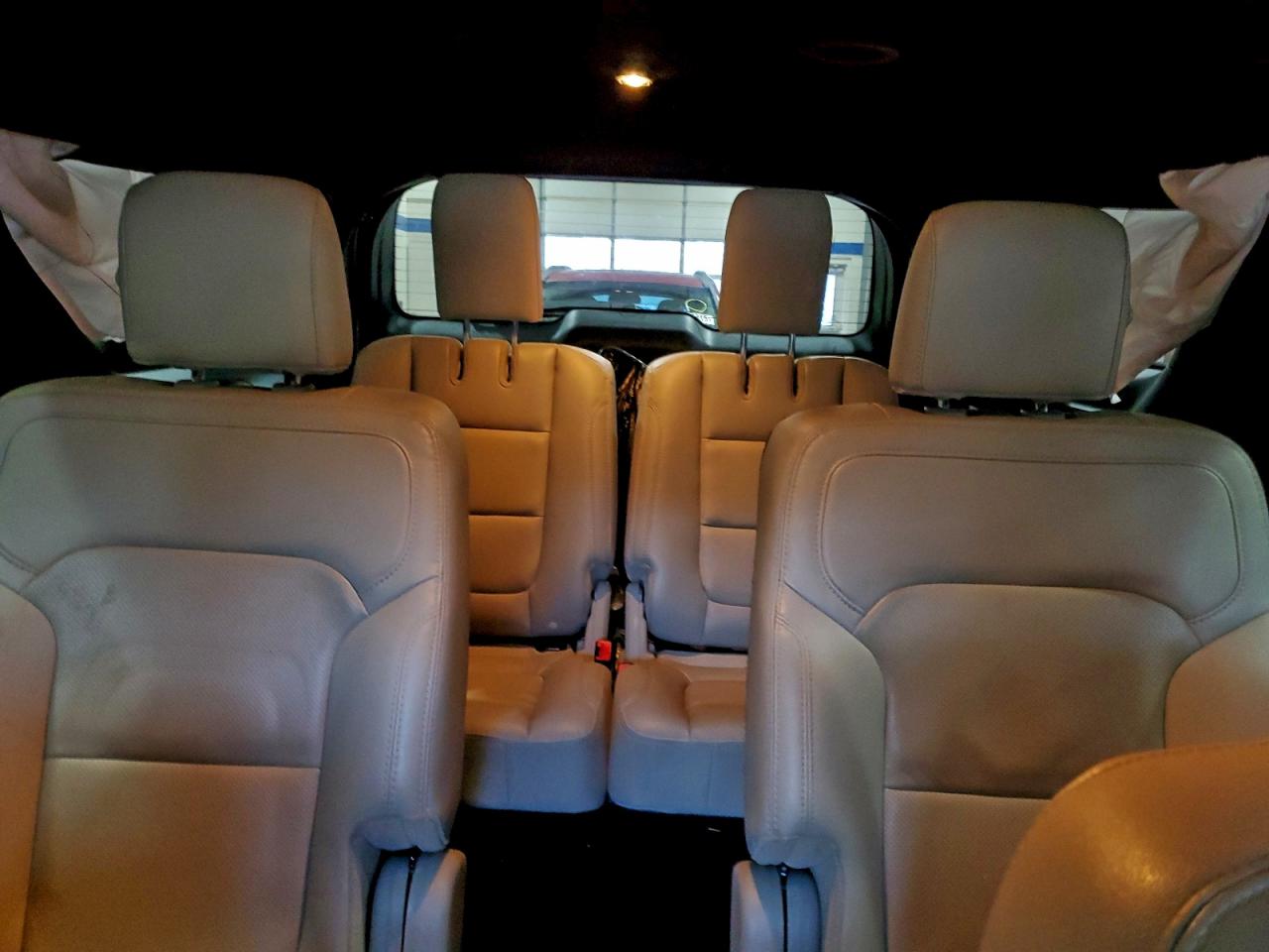 Ford Explorer Limited Image 7