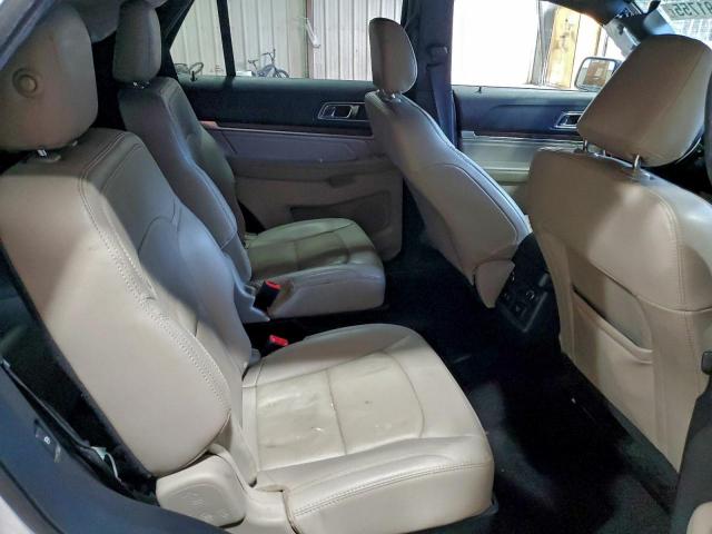 Ford Explorer Limited Image 4