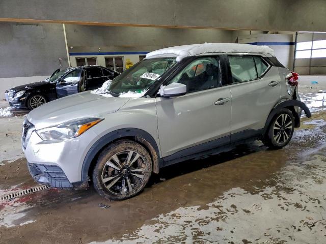  Salvage Nissan Kicks