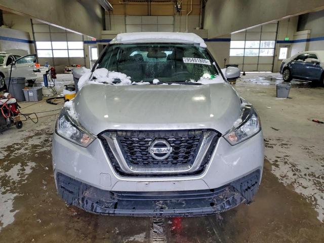 Nissan Kicks S Image 5