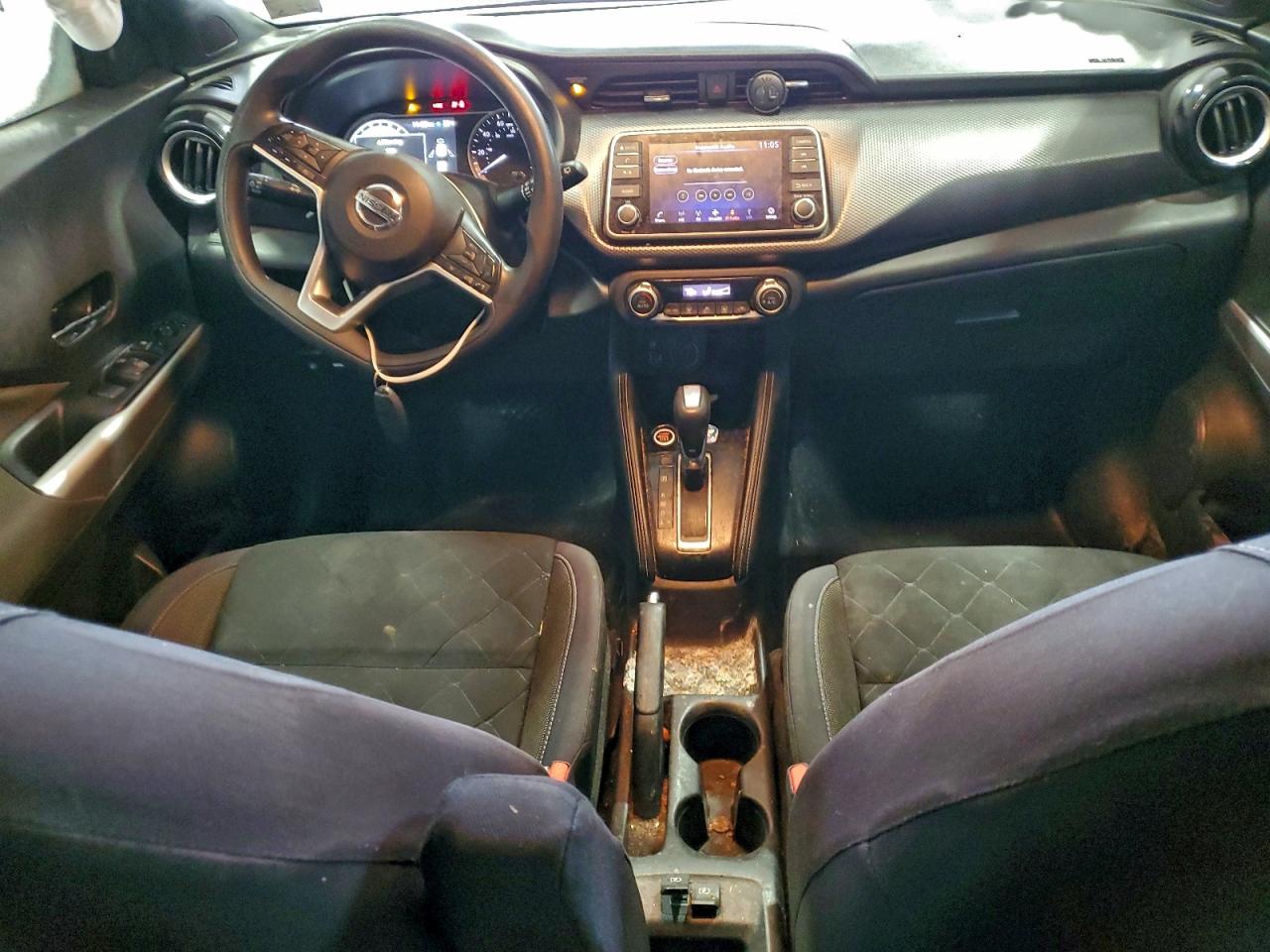 Nissan Kicks S Image 2