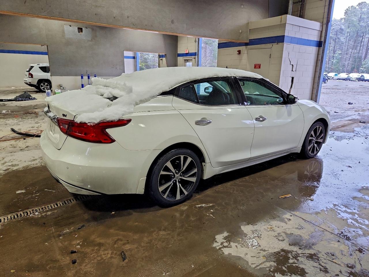 Nissan Maxima 3.5s Image 2