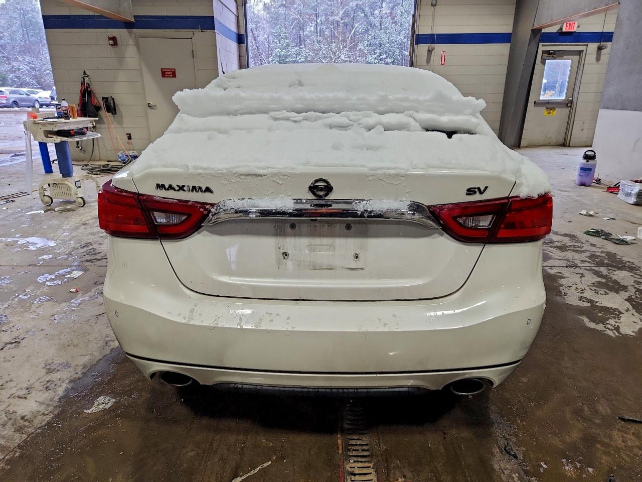 Nissan Maxima 3.5s Image 3