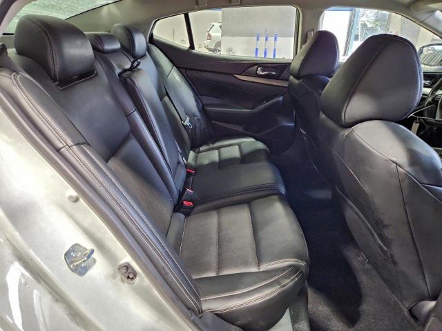 Nissan Maxima 3.5s Image 4