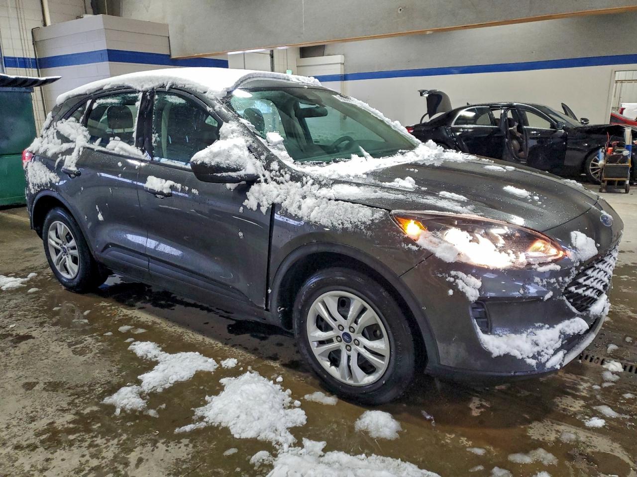 Ford Escape S Image 3