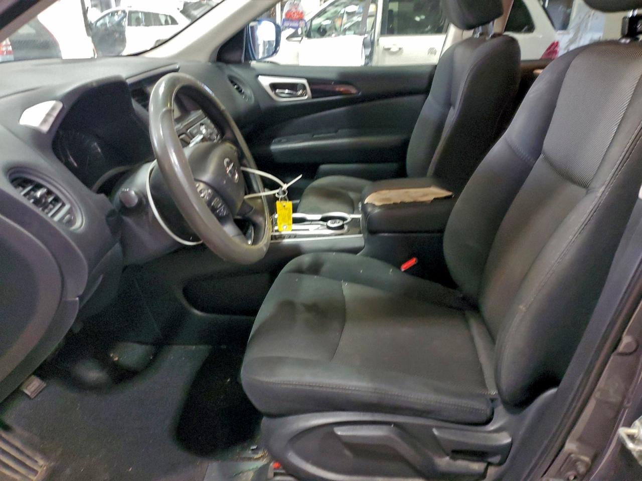 Nissan Pathfinder S Image 10