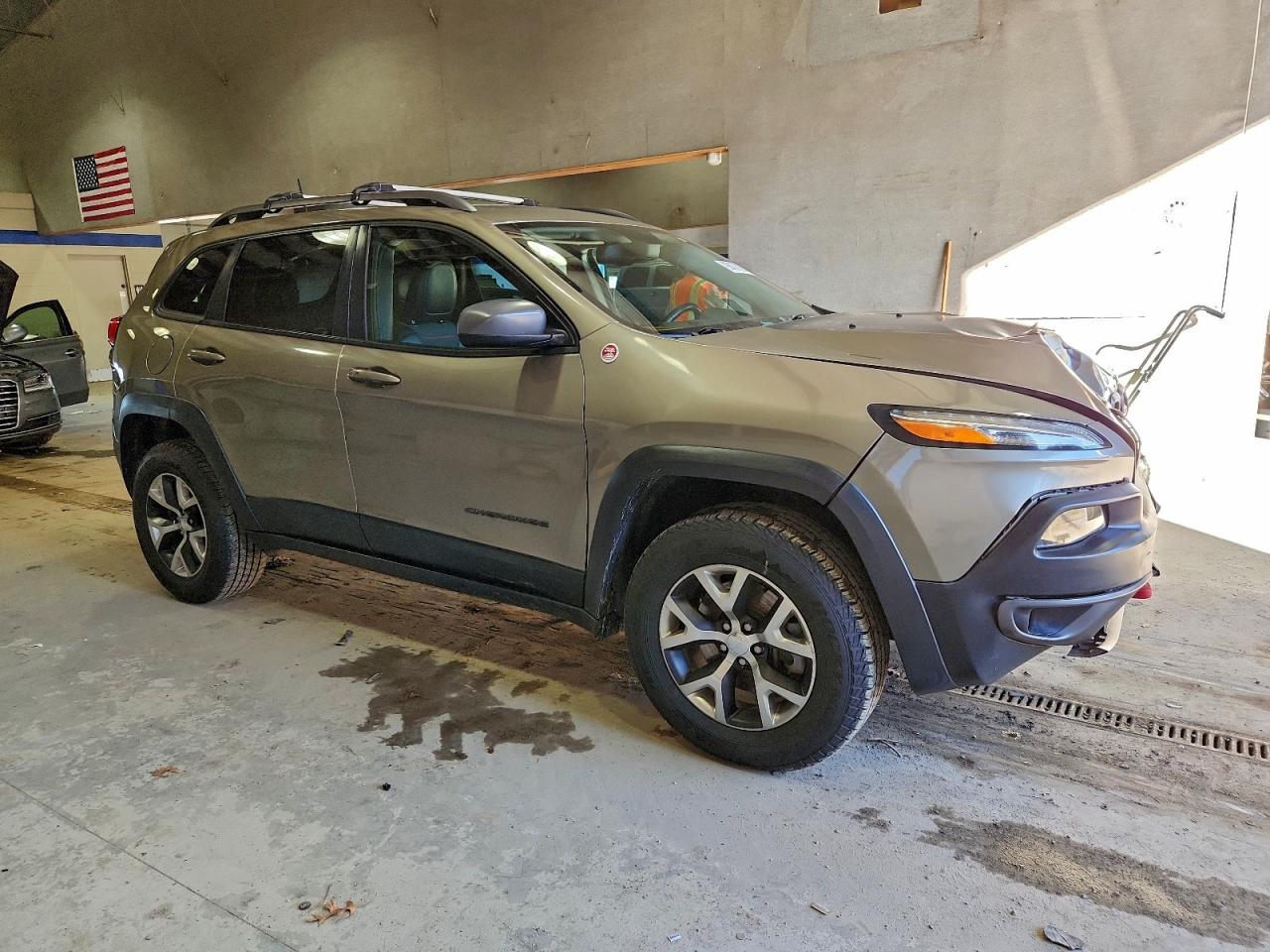 Jeep Cherokee Trailhawk Image 3