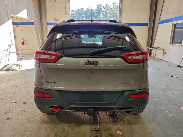 Jeep Cherokee Trailhawk Image 9