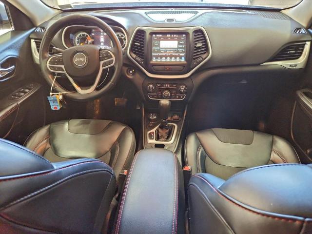 Jeep Cherokee Trailhawk Image 12