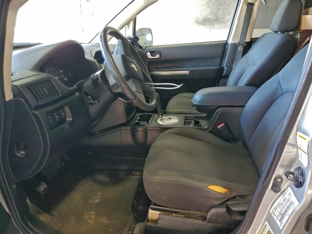 Mitsubishi Endeavor Ls Image 6