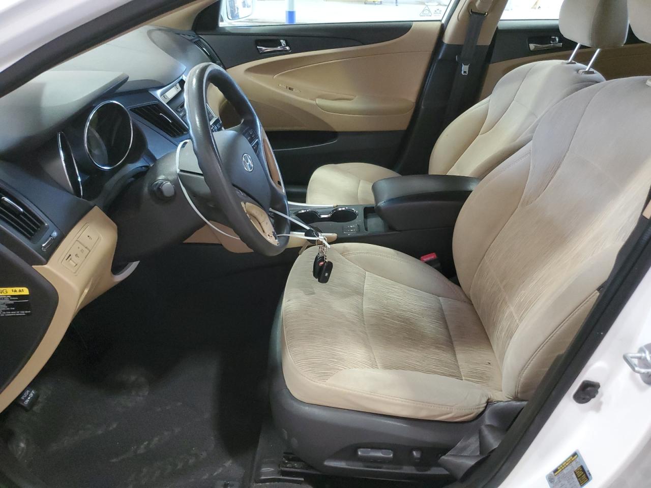 Hyundai SONATA Gls Image 12