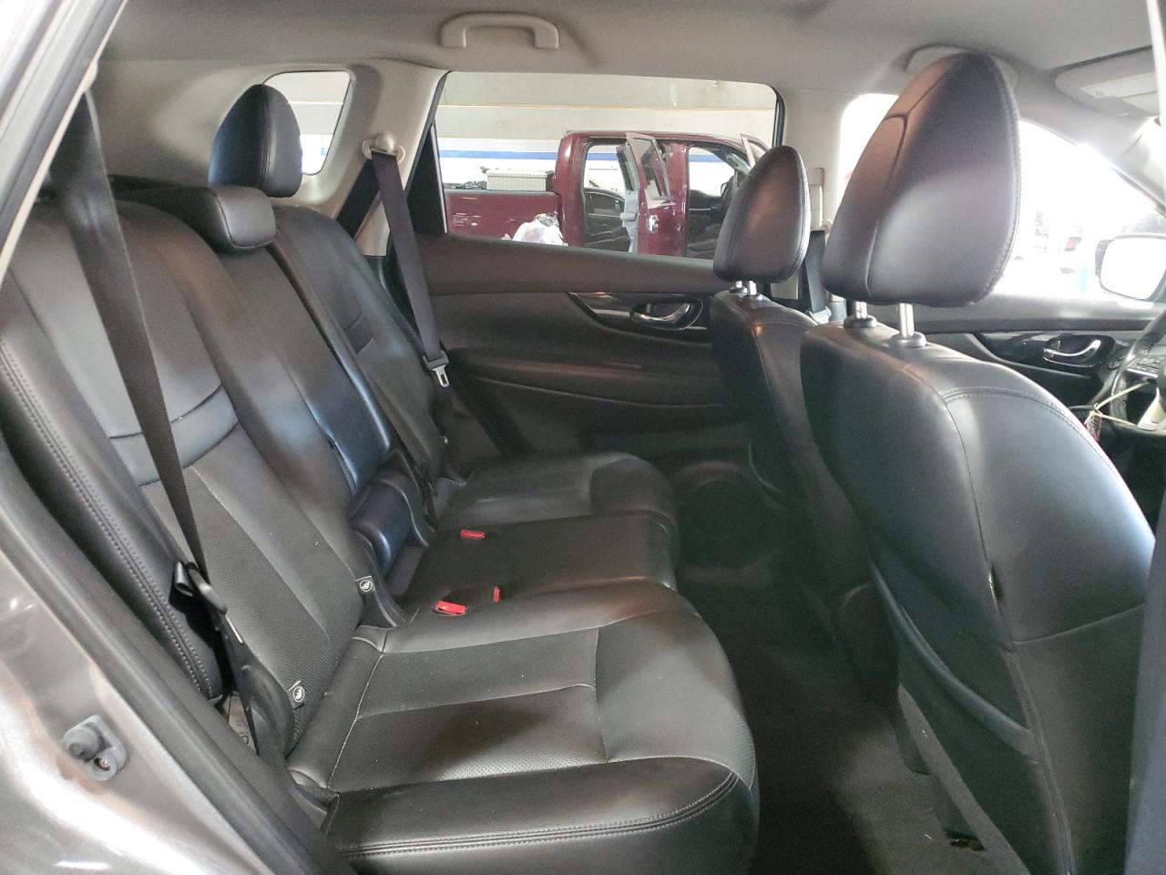 Nissan Rogue S Image 3