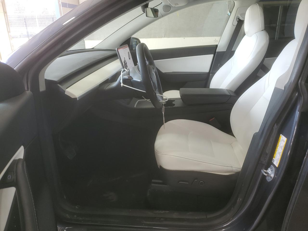 Tesla Model Y Image 5