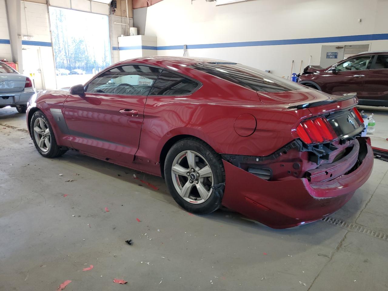 Ford Mustang Image 2