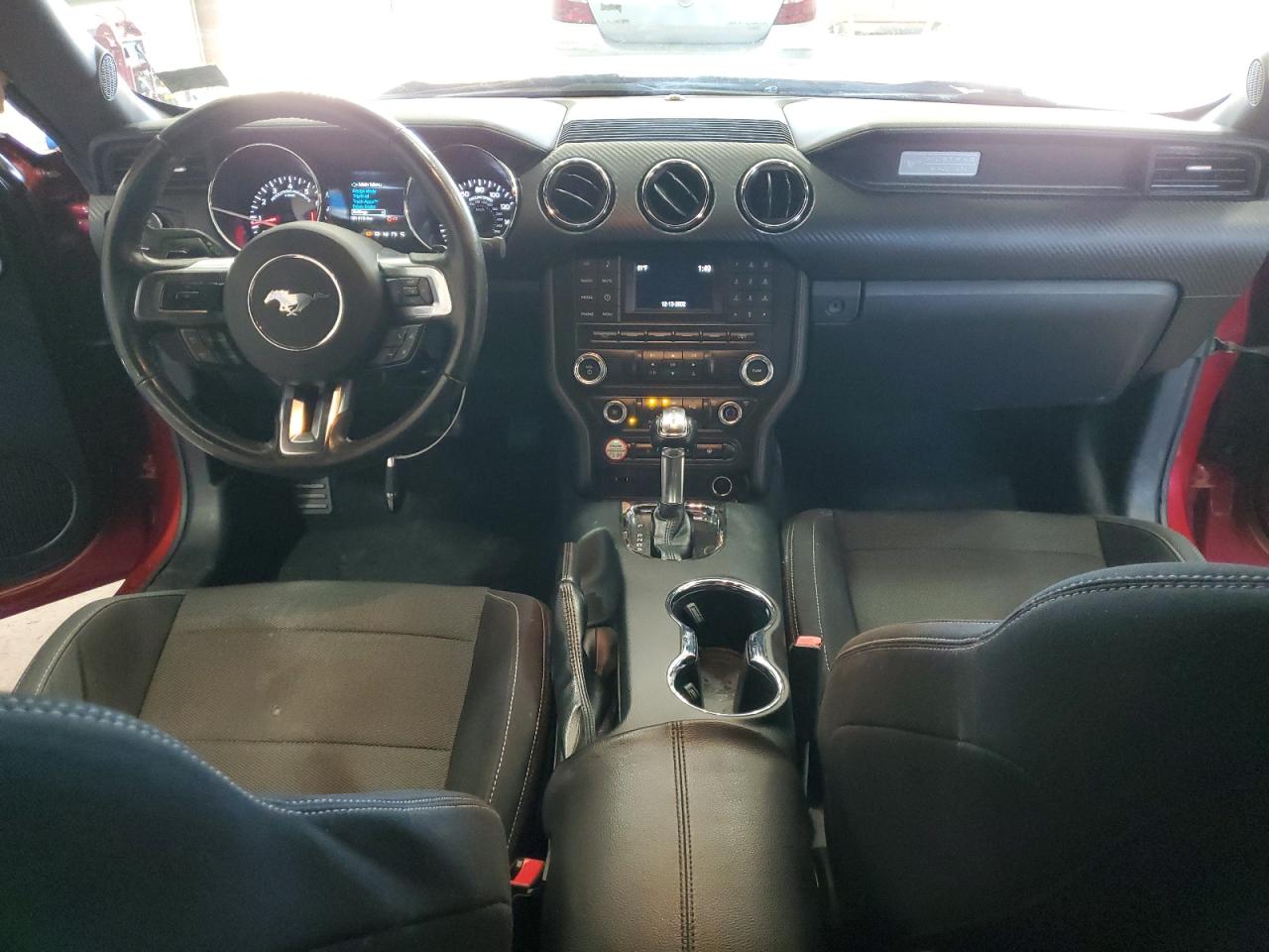 Ford Mustang Image 6