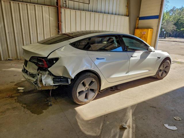 Tesla Model 3 Image 9