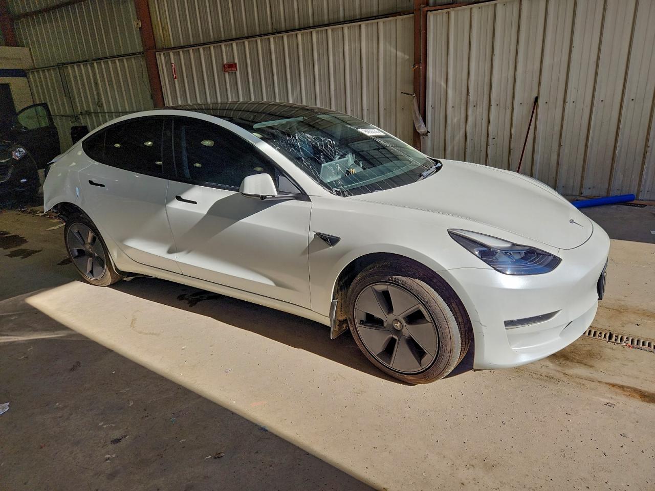 Tesla Model 3 Image 4