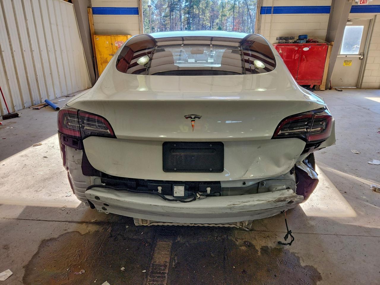 Tesla Model 3 Image 5