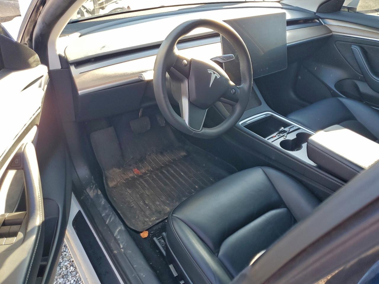 Tesla Model 3 Image 7