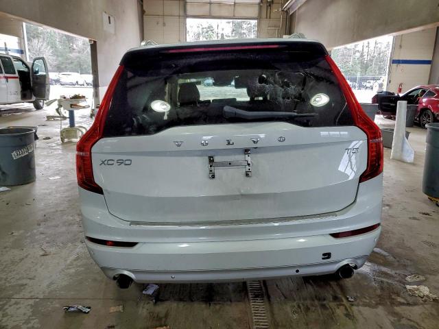 Volvo XC90 T5 Image 11