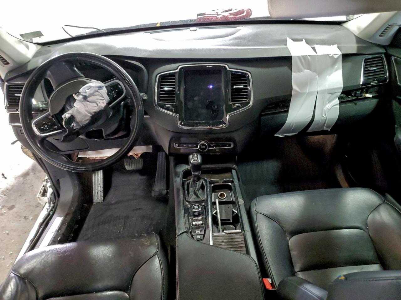 Volvo XC90 T5 Image 3