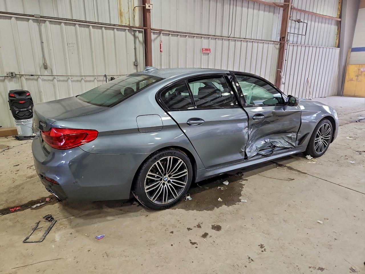 BMW 5 Series Xi Image 12