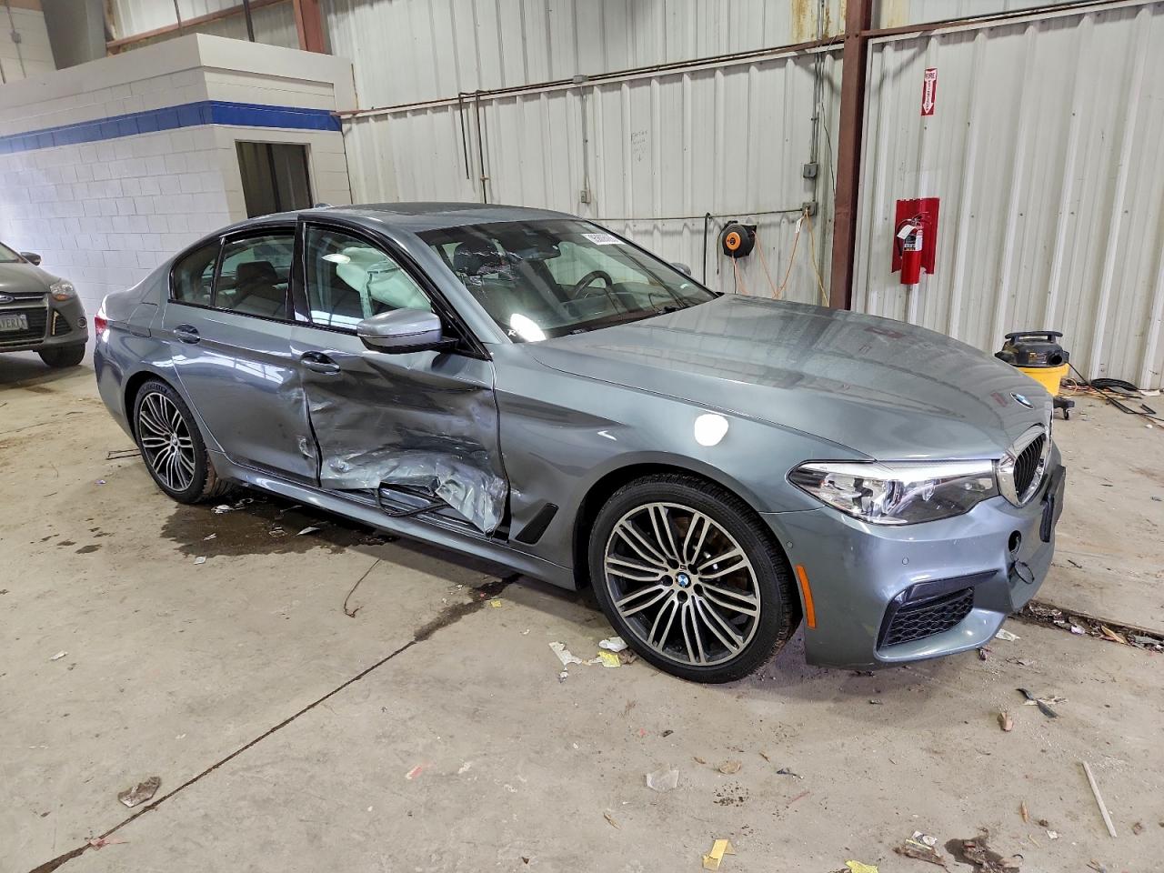 BMW 5 Series Xi Image 4