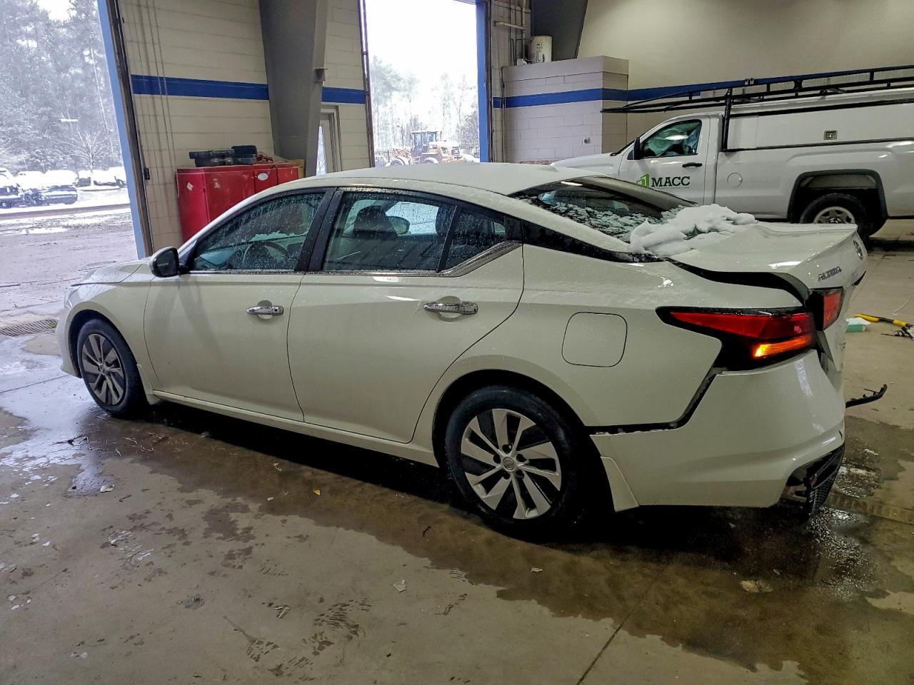 Nissan Altima S Image 2