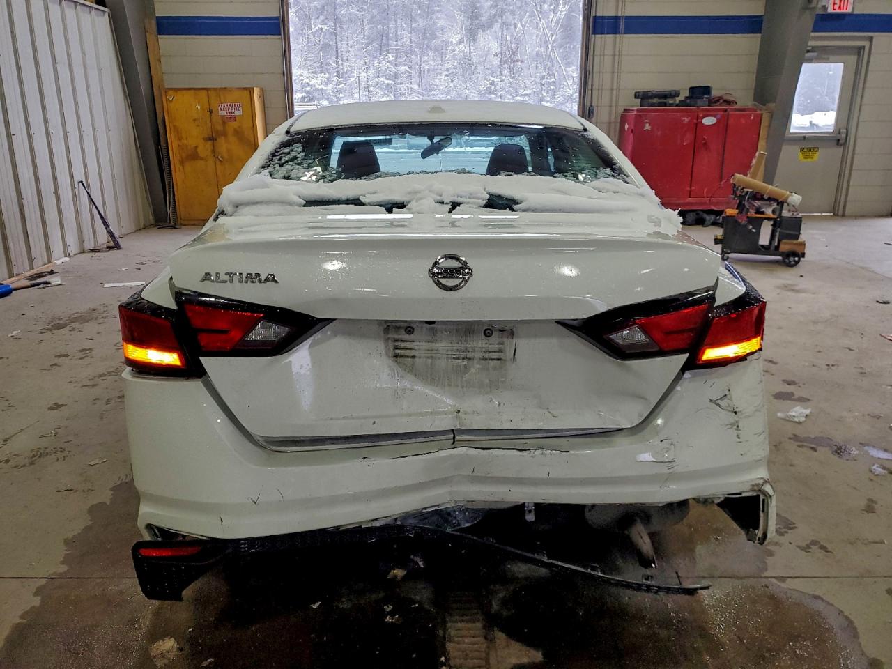 Nissan Altima S Image 4